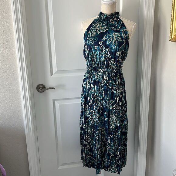 Elegant Floral Halter Dress - Picture 8 of 8